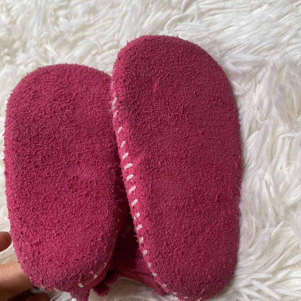 Minnetonka Baby Pink Fringe Moccasins Size 1 Excellent Condition
